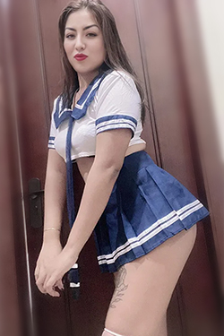Zierlich Escort Gila schenkt ihrem Partner das beste Sexerlebnis mit Prostatamassage in Berlin